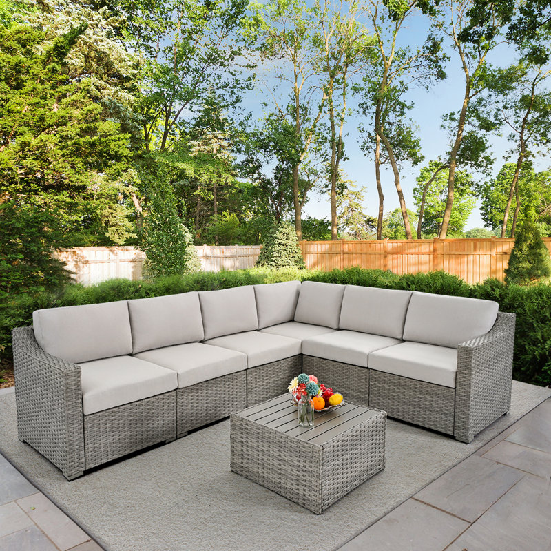 Ensemble de conversation pour patio en osier 7 pièces Latitude Run® (gris / beige), Beige, Gris