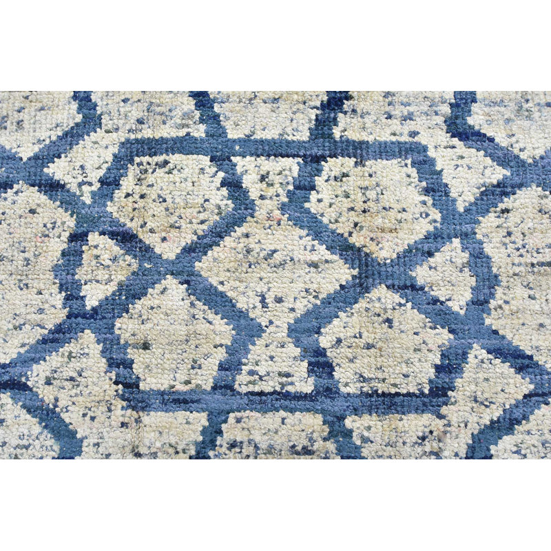 Tapis ivoire / bleu en soie noué à la main de conception unique 5 pi 8 po x 8 pi Furnice