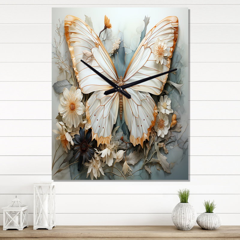 Motif complexe de papillons blancs et gris - très grandes horloges murales, H 28 po x l 12 po x P 1 po