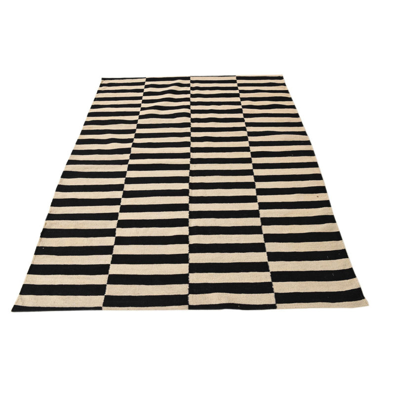Tapis noir et blanc Petrella