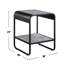 Table de bout avec cadre en métal industriel moderne avec finition gris béton, cadre noir, bords courbés, 1 compartiment ouvert pour le rangement de petits objets, 16 po de profondeur, 18 de largeur, 21 de hauteur et de surface, détails,