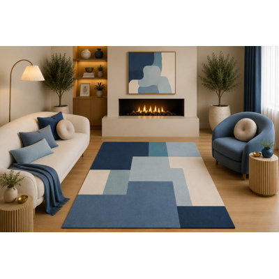 Tapis géométrique moderne 152 x 213 cm (5' x 7') bleu marine, bleu pâle et beige, motif abstrait en blocs de couleur, idéal pour le salon, la chambre ou le bureau. Dos en silicone antidérapant, poils courts.