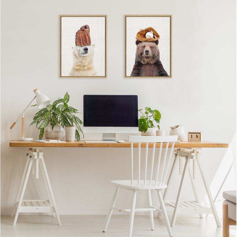 «Brown Bear Baseball» par Amy Peterson, reproduction d'art sur toile encadrée, Naturel