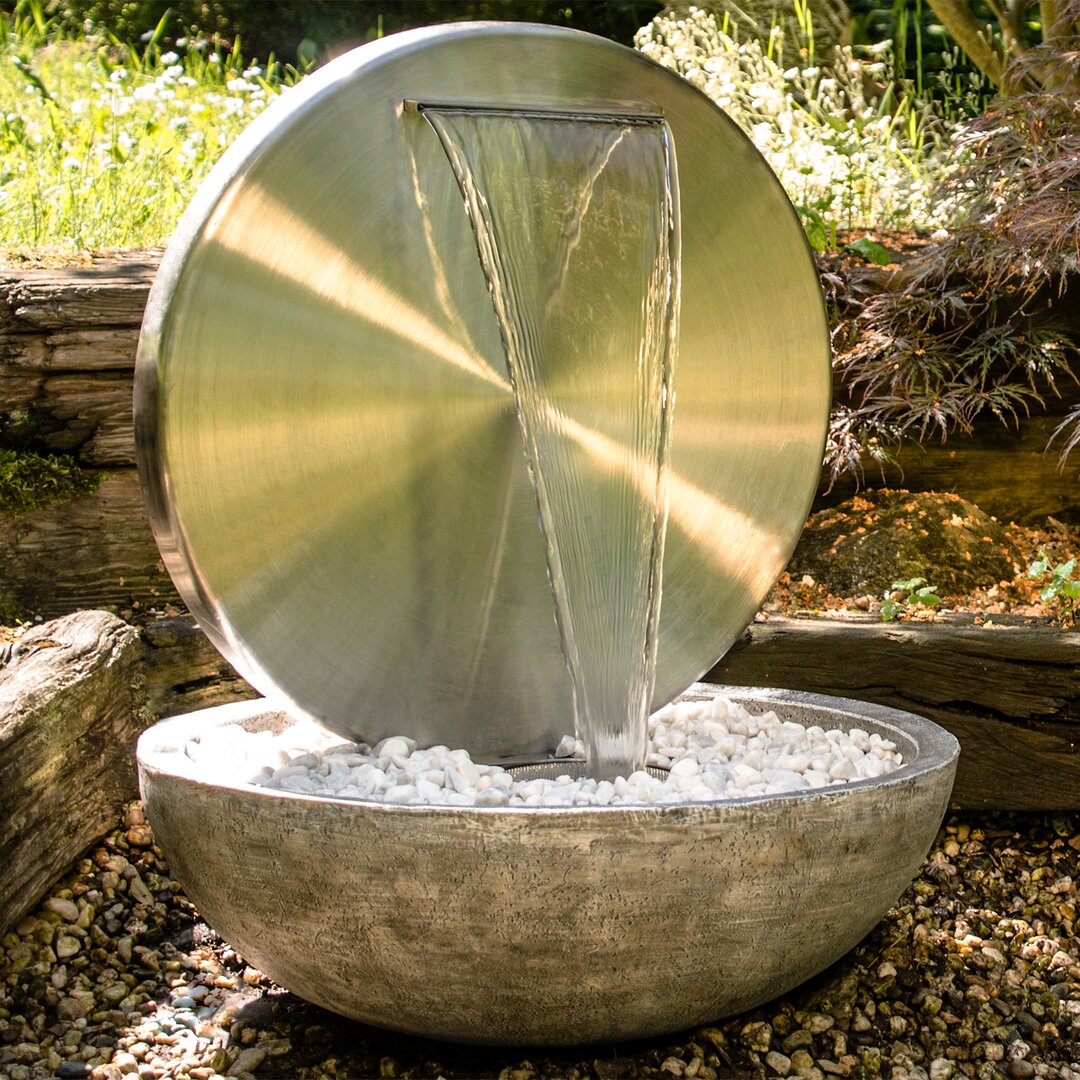 Brunnen Gobin aus Edelstahl und Polystone mit Licht