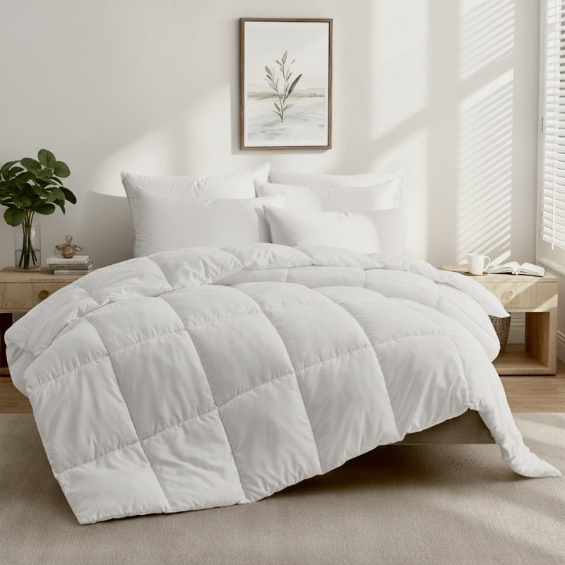 Édredon en duvet synthétique Wayfair Sleep, Édredon pour grand lit en duvet synthétique, Blanc