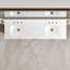 Ensemble de meuble-lavabo double 60 po en noyer avec dessus en pierre d'ingénierie Arabescato et lavabos sous-comptoir en porcelaine Belfield