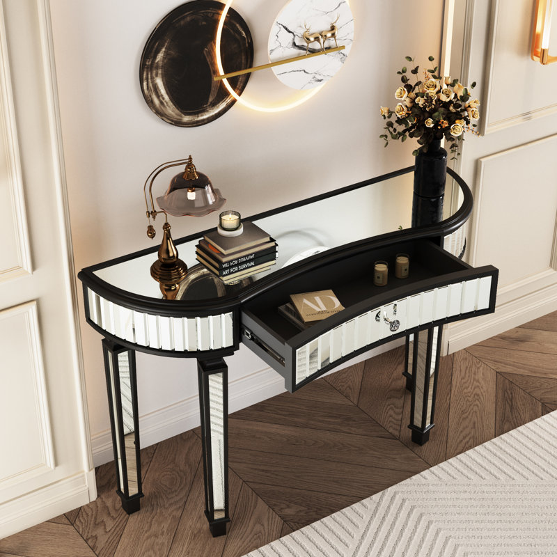 Le bureau à miroir demi-lune de 47 po pour meuble-lavabo de chambre à coucher, comprenant des panneaux en verre cannelé et un bouton en cristal, est construit sur une base de meuble-lavabo en bois franc fiable en forme avec accent vertical, milieu idéal
