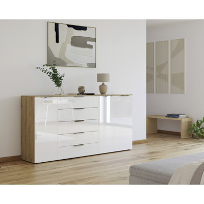 5 - Drawer Chest of Drawers