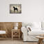 «Labrador Lake Rustic Dog Row bateau Oars Cabin Sign» par Ryan Fowler - impression-70550994-70550995