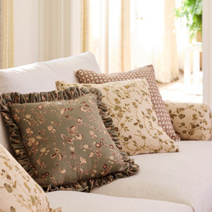 Pillows & Throws