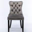 Chaise contemporaine en velours gris avec base en bois. Style haut, hauteur réglable du repose-pieds, coussin en mousse confortable, choix de conception solide, siège pour les jambes, élégant-93839969-93839997