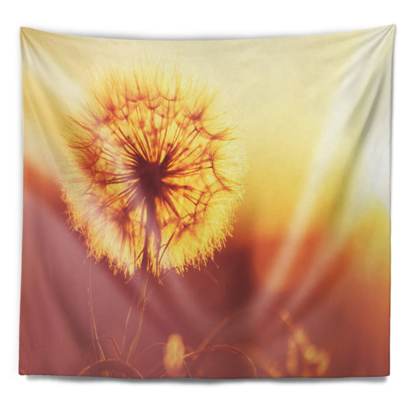 Fleur de pissenlit sur une tapisserie brune, H 32 po x l 39 po