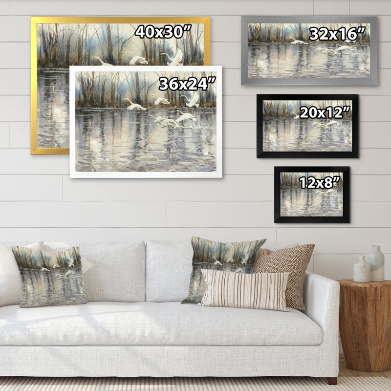 Cygnes blancs volant au-dessus d'un magnifique lac - reproduction d'art sur toile, Cadre blanc, H 16 po x l 32 po x P 1 po