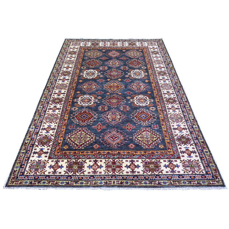 Tapis unique 5 pi 9 po x 7 pi 10 po Xavian