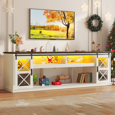 Meuble télé 94 po de style campagnard jusqu'à 100 po avec lumières DEL, prises de courant, tablettes réglables, grande console multimédia avec porte de grange coulissante, meuble audio-vidéo de 33 po de hauteur pour salon, brun blanc