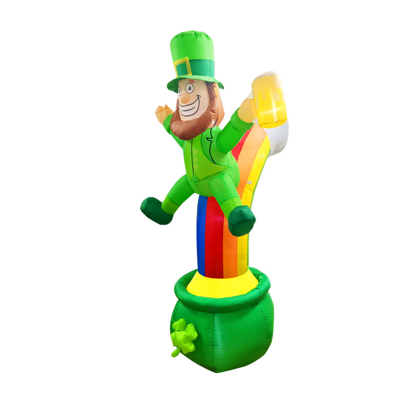 Leprechaun sur l'arche arc-en-ciel