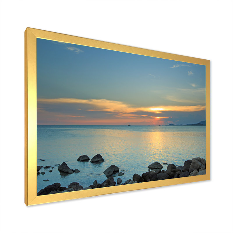 «Panoramic Dramatic Tropical Sunset Sky III», reproduction sur toile, Cadre doré à coins fermés, H 16 po x l 32 po x P 1 po