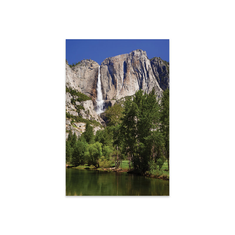 États-Unis, Californie, parc national de Yosemite. Yosemite Falls et Merced River. par Jaynes Gallery