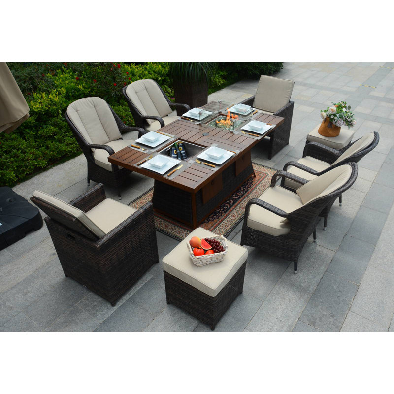 Ensemble de table de foyer d'extérieur avec coussins 71 "" pour 8 personnes Mckayla