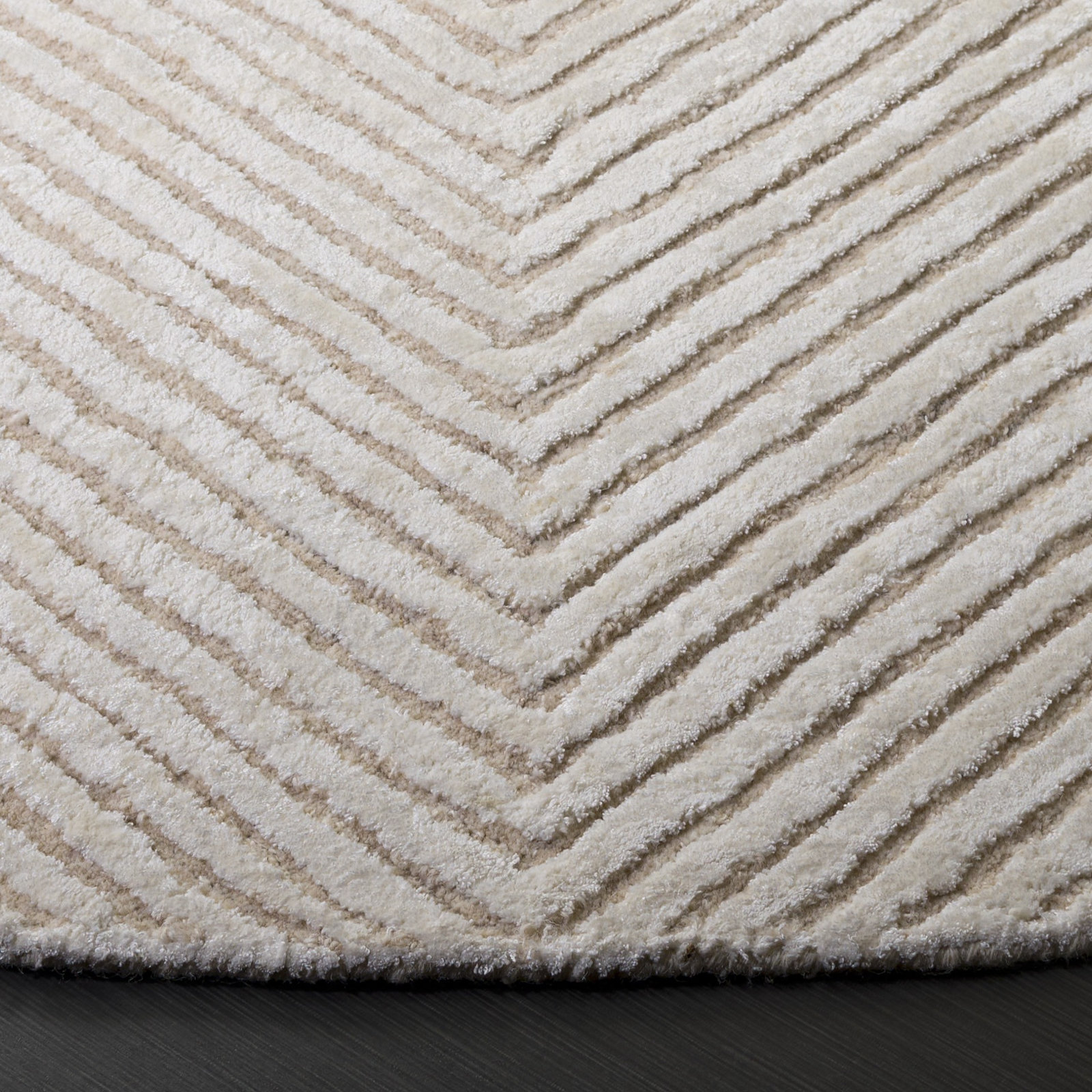 Hand-Tufted Wool Chevron Rug, Round 6'