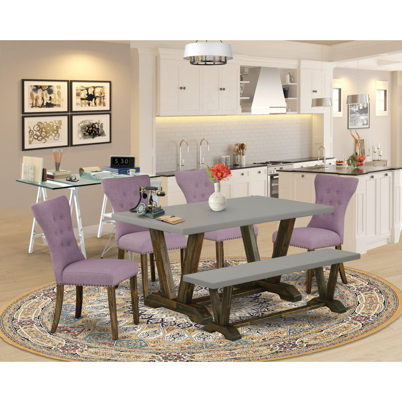 L'ensemble de table de salle à manger 6 pièces comprend une table de salle à manger en ciment, un banc de salle à manger et 4 chaises en tissu Dahlia de style Mid-Century avec dossier capitonné - Finition jacobine patinée