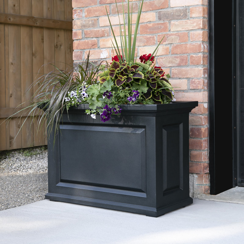 Nantucket Resin Trough Planter with Water Reservoir, Black