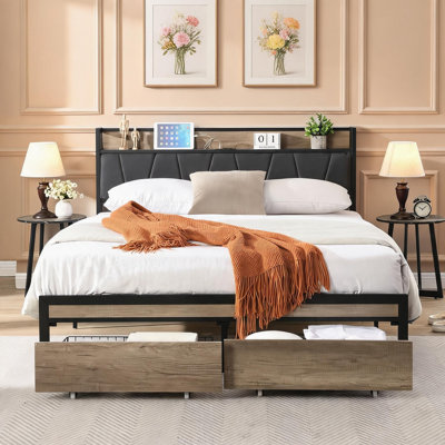 Lit plateforme double en métal avec tête de lit rembourrée pour le rangement, port USB au pied du lit, rangement spacieux et assemblage facile.