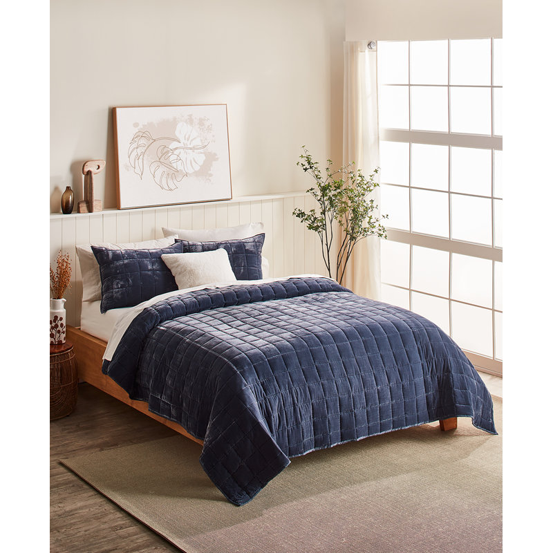 Splendid Maddie Navy Twin 2-Piece Velvet Quilt Set, Twin Quilt + 1 Standard Sham, Navy