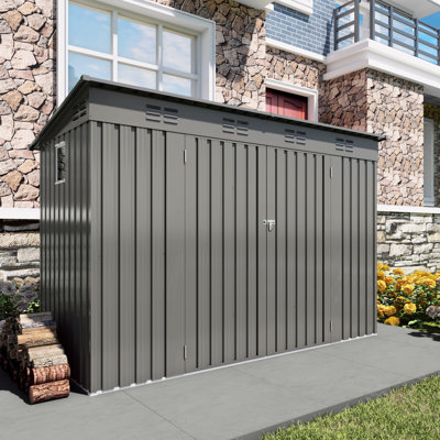 Caisse à outils extérieure en métal gris 4 x 9 pi avec toit incliné, 6 évents et 2 portes battantes, aide à organiser la remise de l'équipement de jardin en acier galvanisé