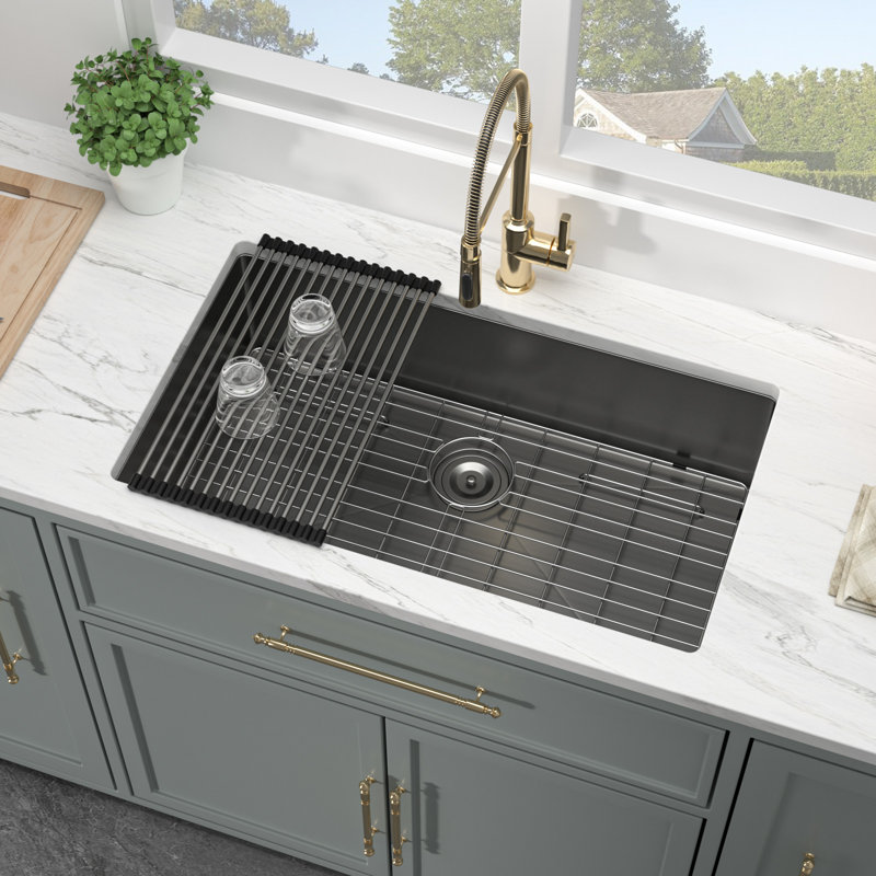 32‘’ L x 19‘’ W Undermount Single Bowl Stainless Steel Kitchen Sink with Sink Grid, Strainer and Roll-up Rack