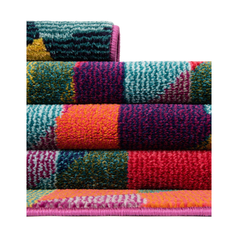 Auyeung Washable Geometric Indoor Rug, Round 6'1"