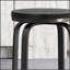 Tabouret de comptoir pivotant avec réglage de la hauteur du vérin à gaz et siège capitonné à losanges pour le confort et la stabilité dans les décors modernes de la maison ou de la cuisine