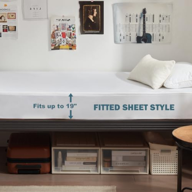 Twin XL Waterproof Mattress Protector Deep Pocket Mattress Cover, Soft Breathable Mattress Pad, Fitted Noiseless Waterproof Bed Cover Stretch To 19"