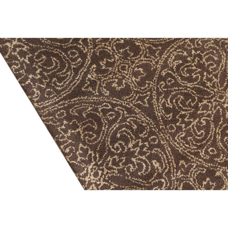 Tapis brun foncé 5 x 8 Pineland