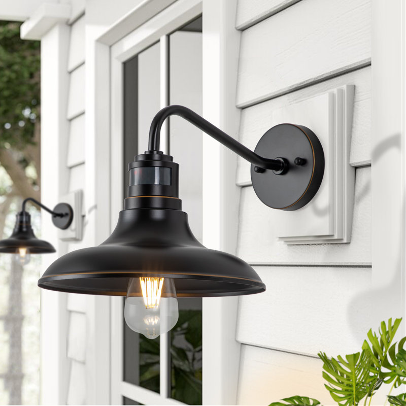 Luminaire de grange d'extérieur noir H 8,75 "avec crépuscule à l'aube Bartoll