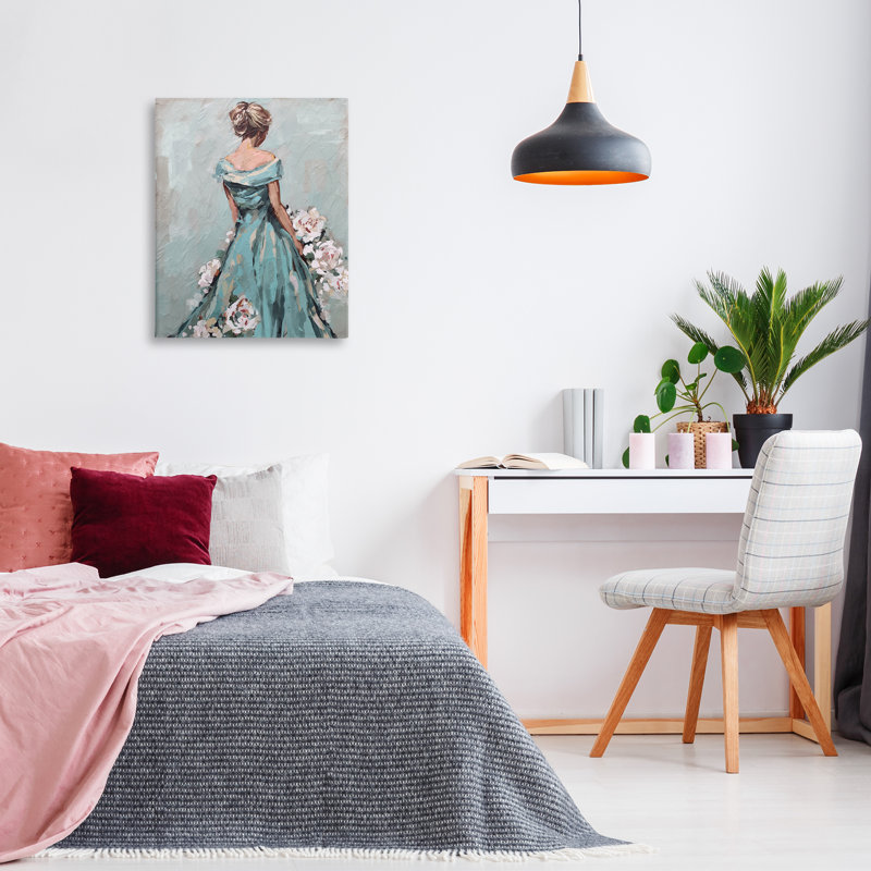 «Floral Woman in Gown», art mural sur toile par Ziwei Li, H 30 po x l 24 po