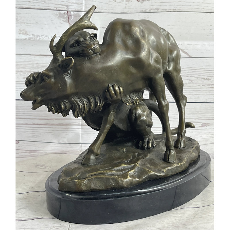 Sculpture de lion et de cerf Brewen