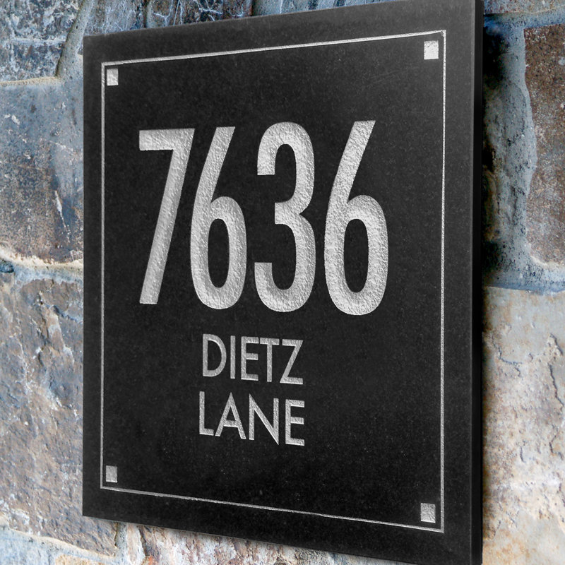 Plaque d'adresse gravée noire à 3 lignes Futura, Oui, Argent