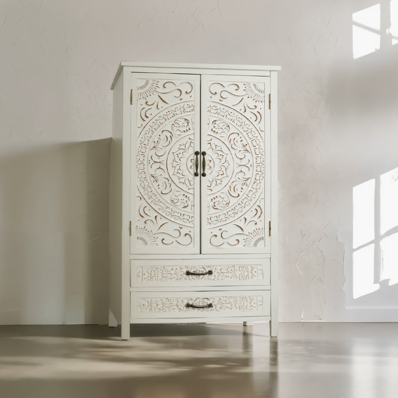 Grande armoire de rangement multifonctionnelle blanche et naturelle avec détails sculptés