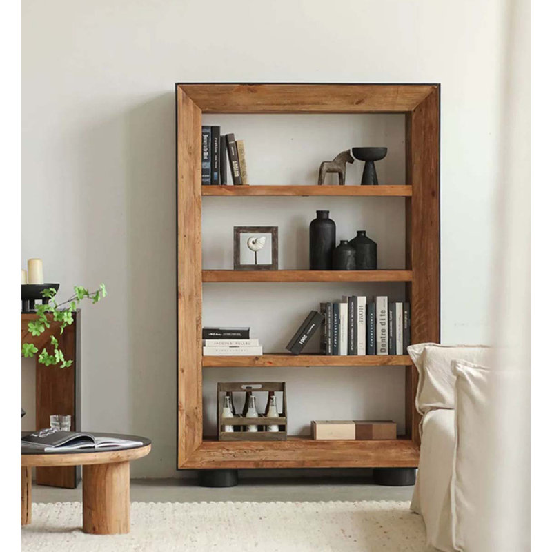 Bibliothèque vintage en bois avec une finition rustique