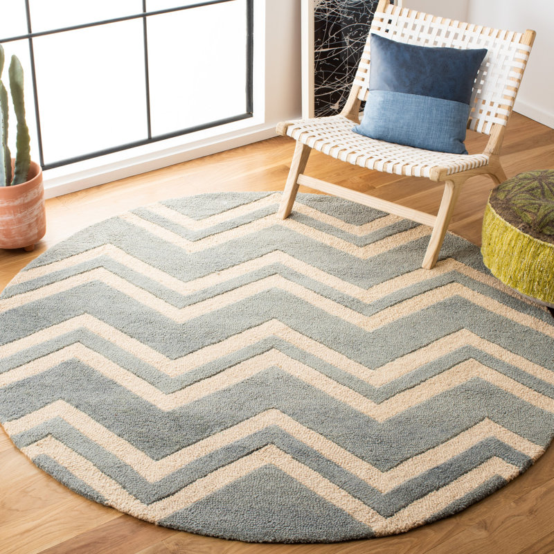 Sanyla Hand Tufted Wool/Cotton/Latex Chevron Rug in Gray/Beige, Round 6'