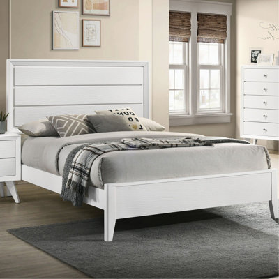 Tête de lit à panneau de style très grand blanc de style contemporain avec cadre en bois massif à texture ondulée, coin, pieds en angle, base de lit avec base en bois Require Foundation
