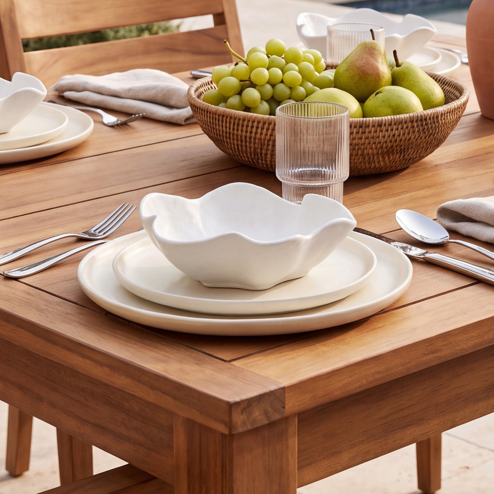 Round Ceramic Wavy Condiment Bowl Set