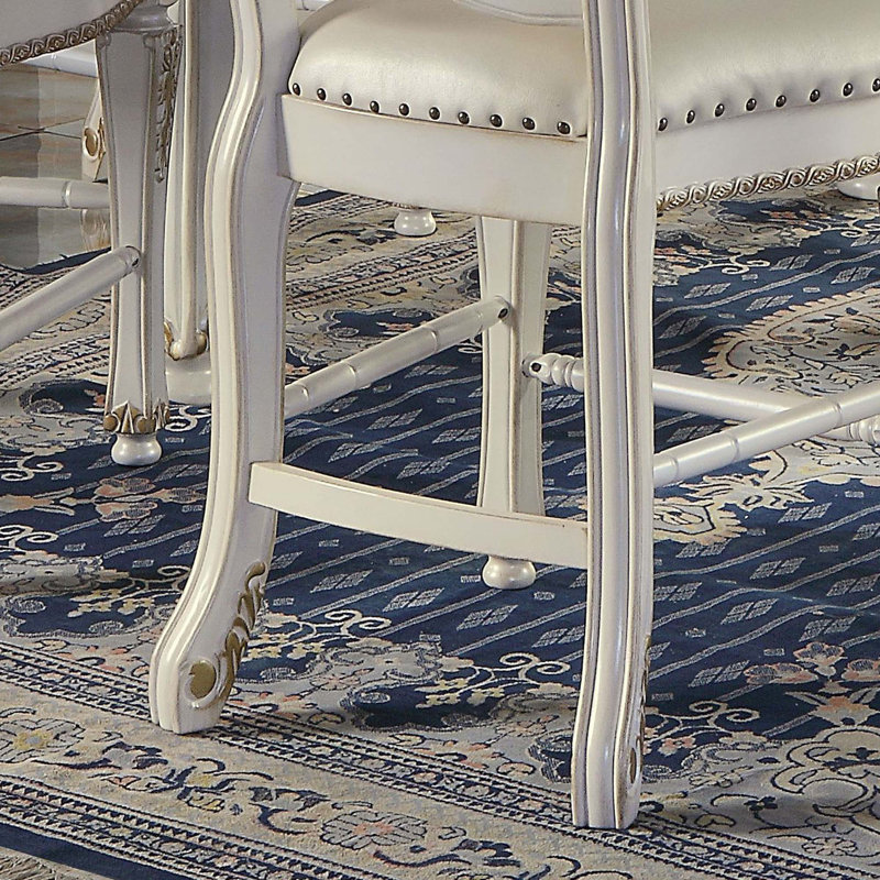 Chaise antique à hauteur de comptoir avec garniture cloutée (ensemble de 2)