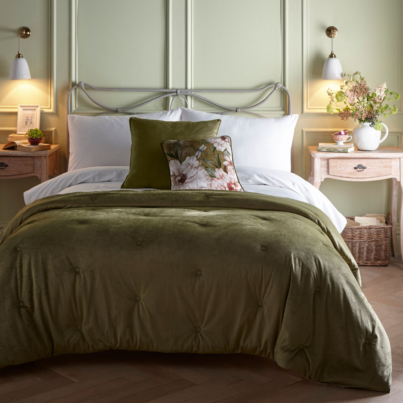Austell Polyester Solid Colour Bedspread
