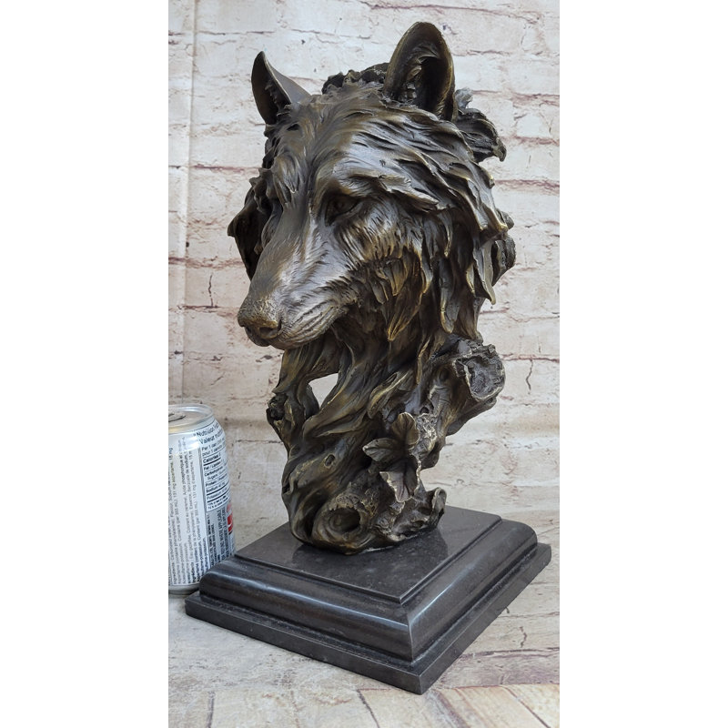 Buste de tête de loup en marbre Abdikarin