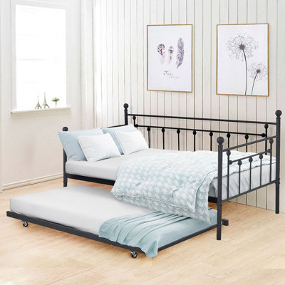 Kempst Steel Piece Bedroom Set