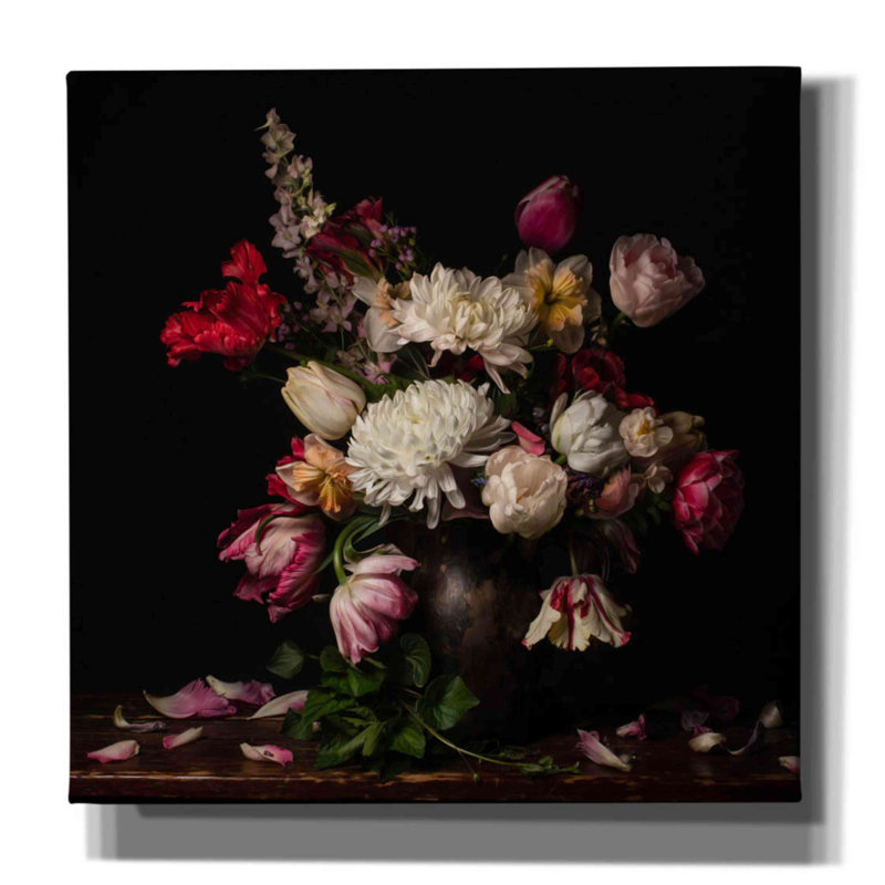 «Mums the Word» par Leah McLean,, H 18 po x l 18 po x P 0,75 po