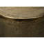 Élégante table d'appoint tambour en métal doré pour la chambre à coucher et le salon Table de chevet contemporaine avec un motif martelé