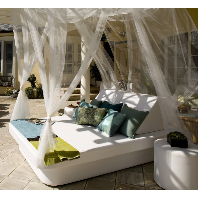 Crib Outdoor 8 - Seat Patio Daybed, Chill White